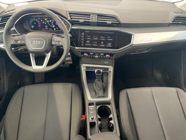 Audi / Q3 / Weiß / / / 35 TFSI AHK+LED+Kamera+GVL+Navi