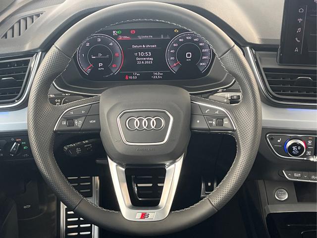 Audi / Q5 / Schwarz / / / 40 TDI quattro AHK+Matrix+Air
