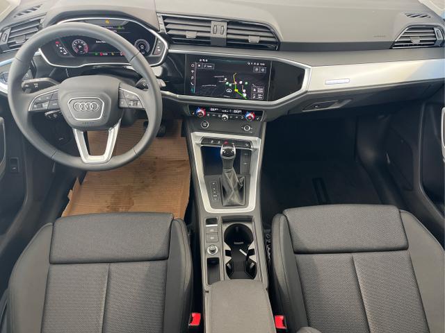 Audi / Q3 / Weiß / / / 40 TFSI quattro AHK+Navi+ACC+Kamera