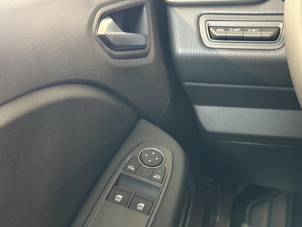 Renault Clio Equilibre 90PS Sitzheizung+PDC hinten Lagerfahrzeug Benzin  Schaltgetriebe Frontantrieb 5 Valencia-Orange Metallic