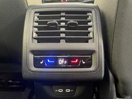 Volkswagen Golf GTI DSG AHK+IQ.Light+Drive+Black+Harman+Alu19+HUD+Navi+Pano+Keyless 