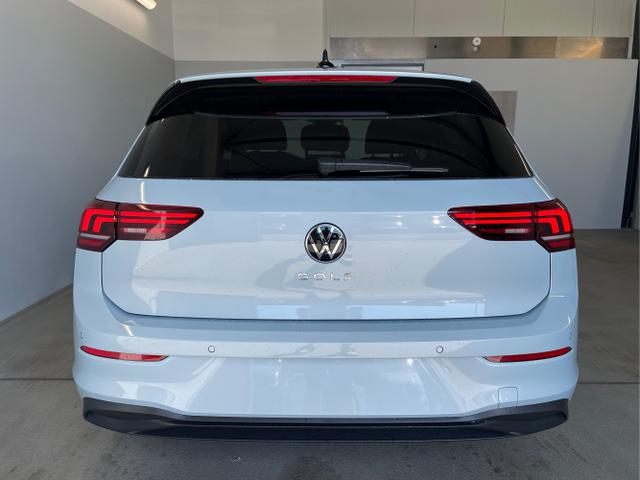 Volkswagen / Golf / Blau / / / 150PS AHK+Navi+Kamera