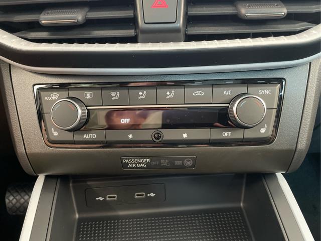 Seat / Arona / Grau / / / 115PS DSG AHK+Kamera+Navi