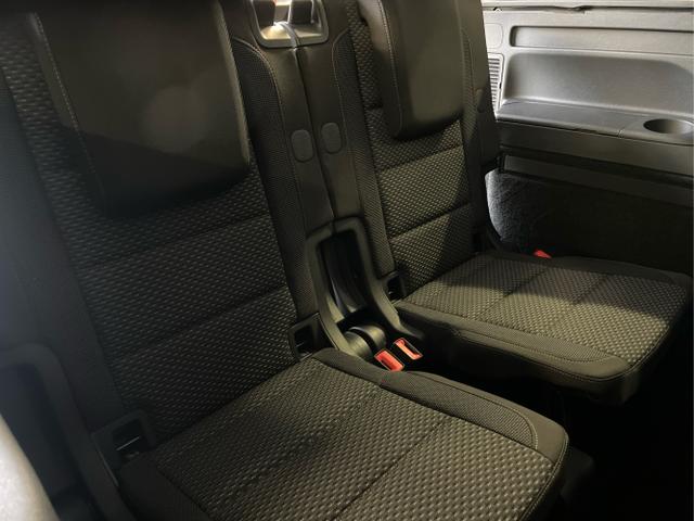 Volkswagen / Touran / Schwarz / / / 150PS IQ.Light+7 Sitze+Kessy