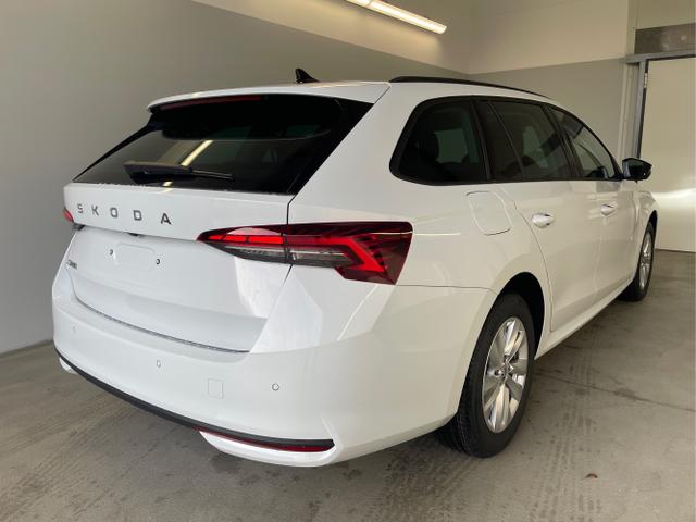 Skoda / Octavia Combi / Weiß / / / 150PS DSG AHK+Navi+ACC