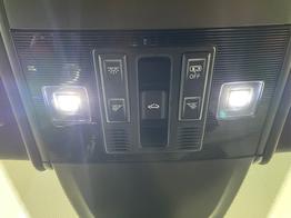 Volkswagen Taigo R-Line 150PS DSG AHK+Pano+IQ.Light+NaviPro+ACC+Sitzheiz+Alu18+Keyless 