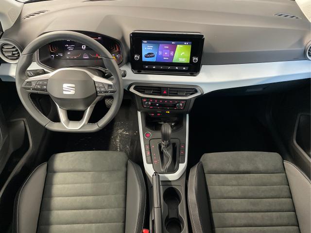 Seat / Arona / Grau / / / 115PS DSG AHK+Kamera