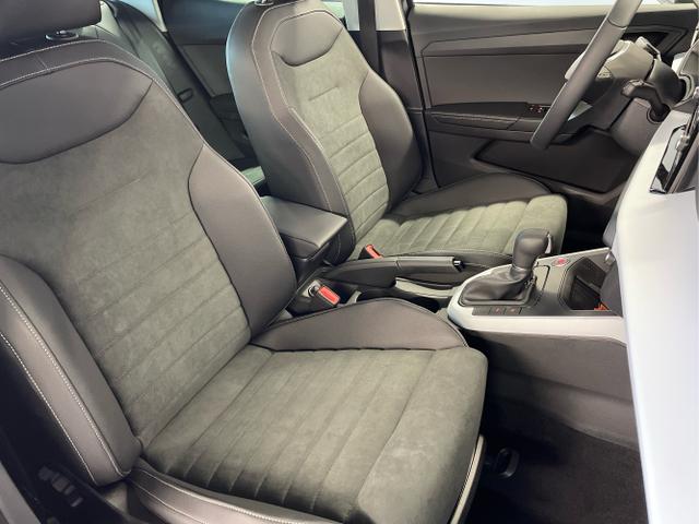 Seat / Arona / Grau / / / 115PS DSG AHK+Kamera