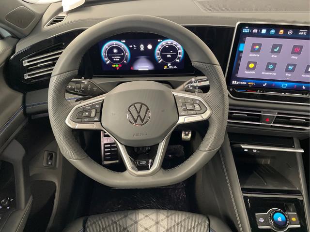 Volkswagen / Tiguan / Weiß / / / 193PS TDI AHK+Navi+Travel Assist