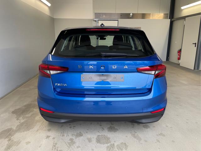 Skoda / Fabia / Blau / / / 80PS Sitzheizung+App-Connect