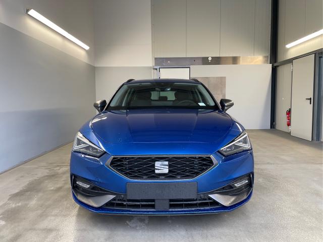 Seat / Leon Sportstourer ST / Blau / / / 150PS DSG Matrix+AHK+Navi