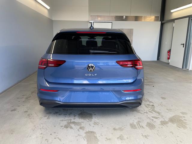 Volkswagen / Golf / Blau / / / 150PS DSG AHK+Navi+Kamera