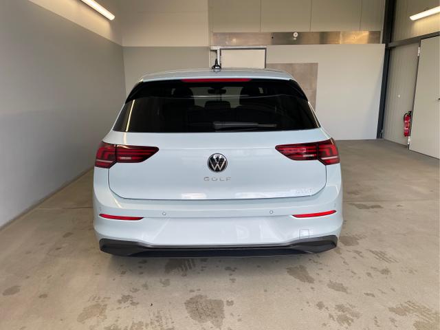 Volkswagen / Golf / Blau / / / 150PS DSG AHK+Navi+Kamera