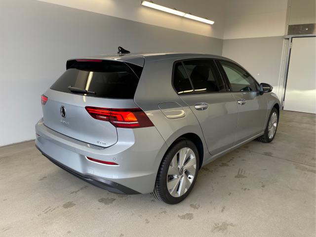 Volkswagen / Golf / Silber / / / 150PS DSG AHK+Navi+Kamera