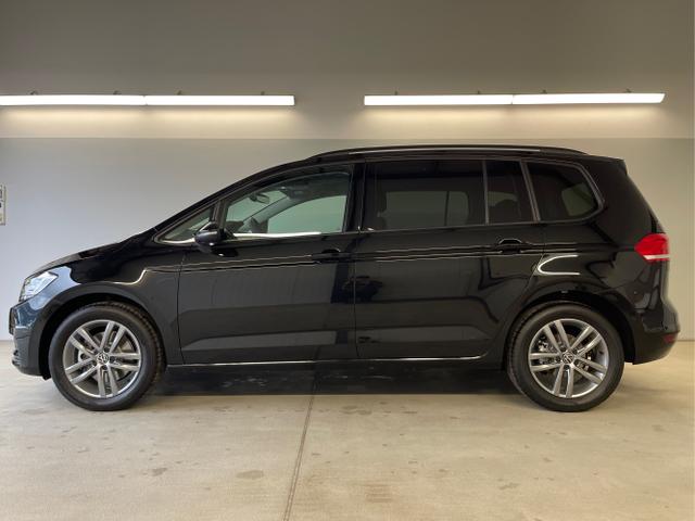 Volkswagen / Touran / Schwarz / / / 150PS DSG 7 Sitze+Travel Assist