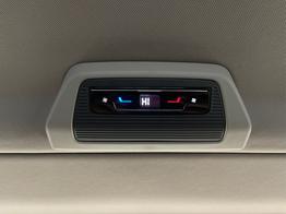 Volkswagen T7 Multivan LIFE TDI LÜ IQ.Light+Navi+AHK+7Sitz+eHeck+Keyless 