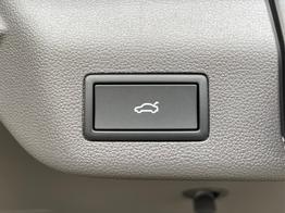 Volkswagen T7 Multivan LIFE TDI LÜ IQ.Light+Navi+AHK+7Sitz+eHeck+Keyless 