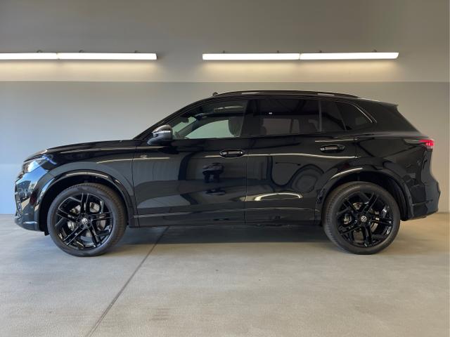 Volkswagen / Tiguan / Schwarz / / / 193PS TDI IQ.Light+IQ.Drive+AHK