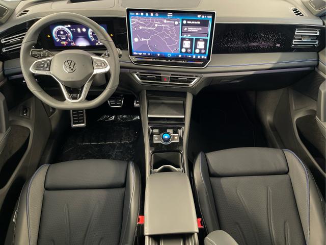 Volkswagen / Tiguan / Schwarz / / / 193PS TDI IQ.Light+IQ.Drive+AHK