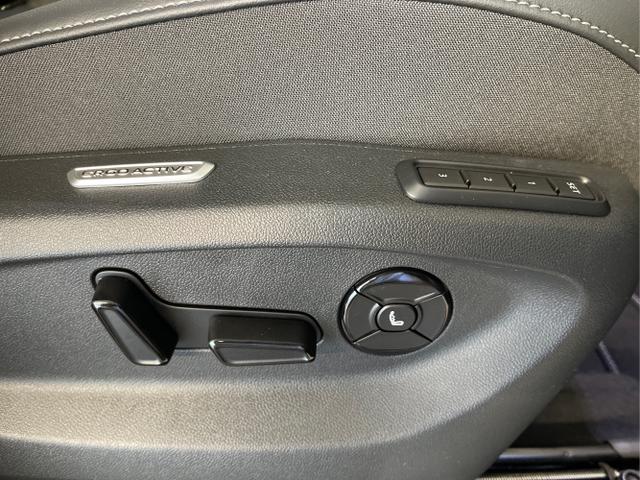 Volkswagen / Tiguan / Schwarz / / / 193PS TDI IQ.Light+IQ.Drive+AHK