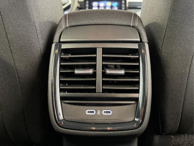 Skoda / KAMIQ / Grau / / / 115PS AHK+Kessy