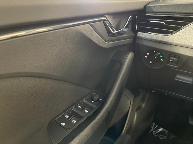 Skoda / KAMIQ / Schwarz / / / 115PS AHK+Kessy+Alu