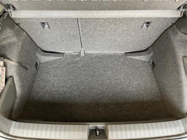 Skoda / KAMIQ / Schwarz / / / 115PS AHK+Kessy+Alu