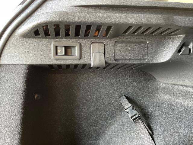Skoda / KAMIQ / Schwarz / / / 115PS AHK+Kessy+Alu