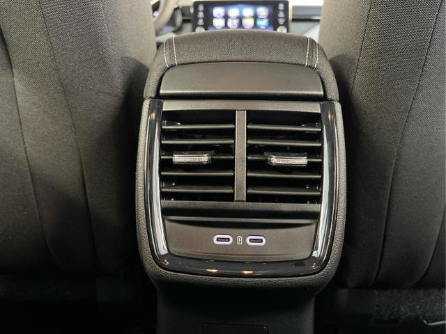 Skoda / KAMIQ / Silber / / / 115PS AHK+Kessy+Alu