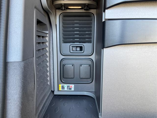 Volkswagen / T7 California / / / / eHybrid DSG 4Motion AHK+Matrix