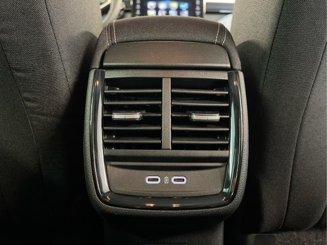 Skoda / KAMIQ / Silber / / / 115PS DSG AHK+Winterpaket
