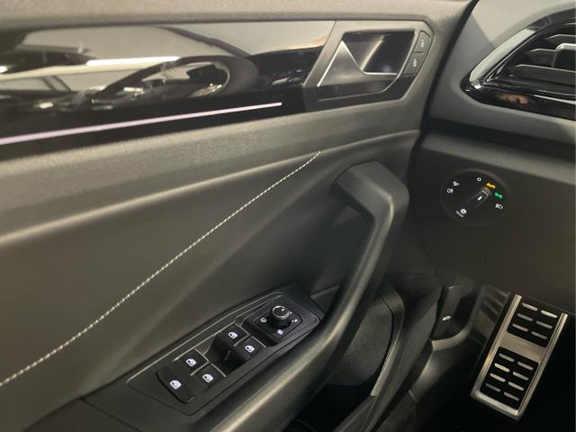 Volkswagen / T-Roc / Weiß / / / 190PS 4Motion AHK+Black Style