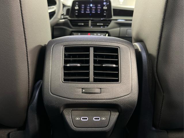 Volkswagen / T-Roc / Weiß / / / 190PS 4Motion AHK+Black Style