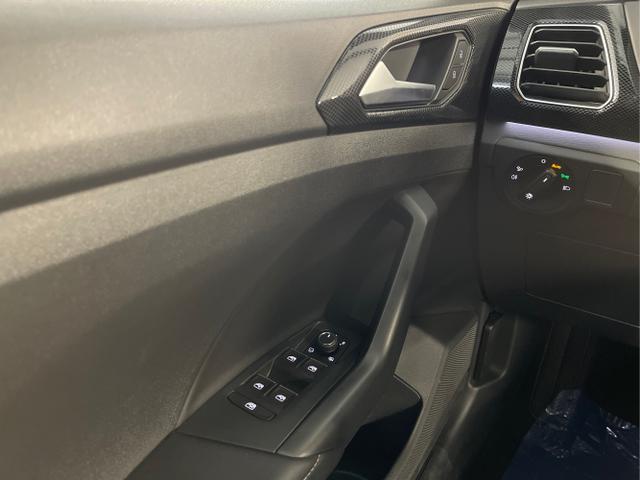 Volkswagen / T-Cross / Silber / / / 150PS Navi+AHK