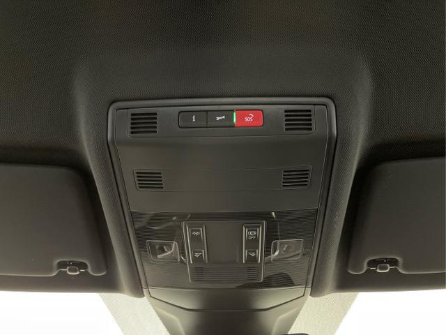 Volkswagen / T-Cross / Silber / / / 150PS Navi+AHK