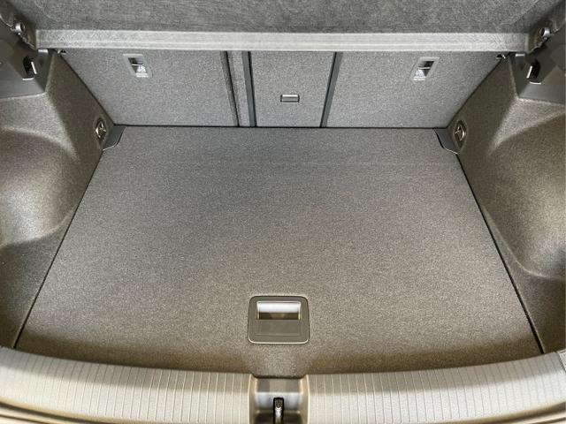 Volkswagen / T-Roc / Grau / / / 190PS DSG 4Motion Pano+AHK