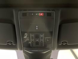 Volkswagen T-Roc R-Line 190PS DSG 4Motion Pano+AHK 