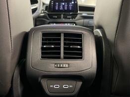 Volkswagen T-Roc R-Line 190PS DSG 4Motion Pano+AHK 