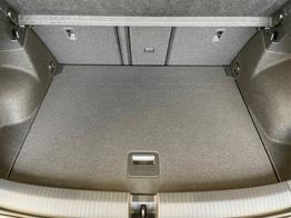 Volkswagen T-Roc R-Line 190PS DSG 4Motion Pano+AHK 