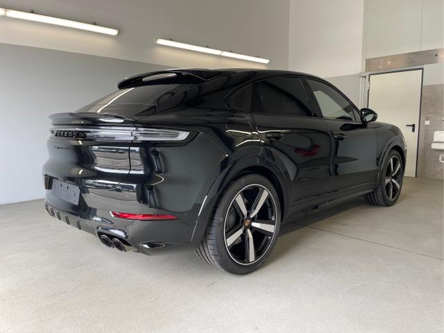 Porsche / Cayenne / Schwarz / / / Hinterachslenkung+Nachtsicht+Sitzbelüftung