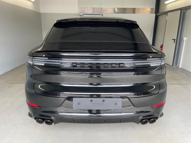 Porsche / Cayenne / Schwarz / / / Hinterachslenkung+Nachtsicht+Sitzbelüftung