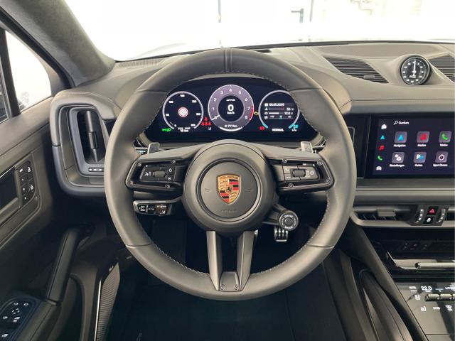 Porsche / Cayenne / Schwarz / / / Hinterachslenkung+Nachtsicht+Sitzbel&uuml;ftung