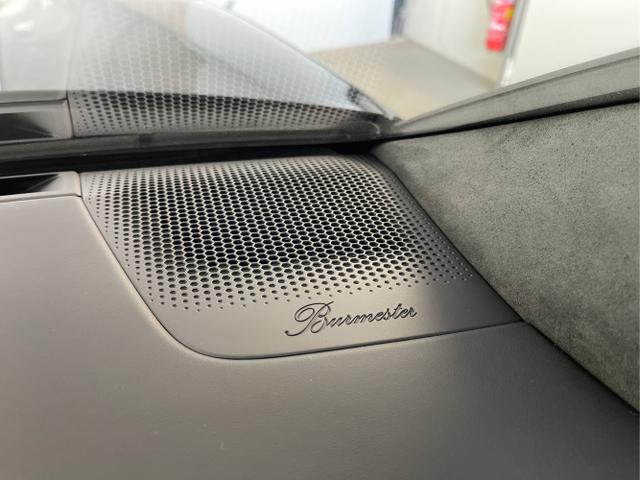 Porsche / Cayenne / Schwarz / / / Hinterachslenkung+Nachtsicht+Sitzbel&uuml;ftung