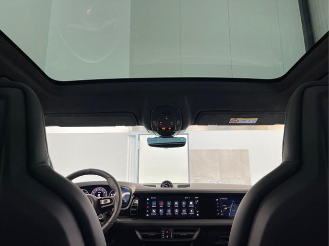 Porsche / Cayenne / Schwarz / / / Hinterachslenkung+Nachtsicht+Sitzbel&uuml;ftung