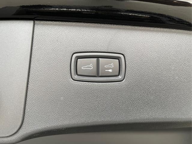 Porsche / Cayenne / Schwarz / / / Hinterachslenkung+Nachtsicht+Sitzbel&uuml;ftung