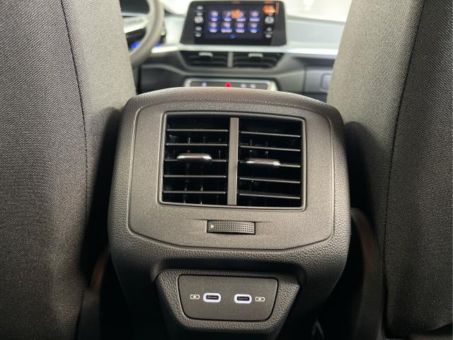 Volkswagen / T-Roc / Blau / / / 150PS DSG AHK+Kessy+Navi