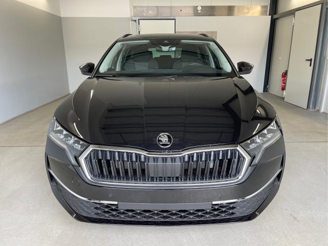 Skoda / Octavia Combi / Schwarz / / / 150 PS DSG AHK+Navi+ACC
