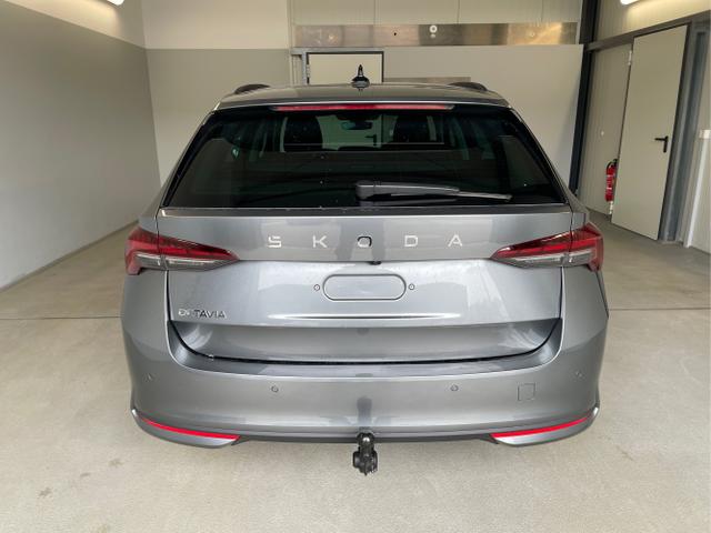 Skoda / Octavia Combi / Grau / / / 150 PS DSG AHK+Navi+ACC