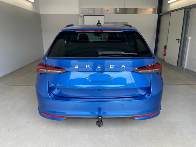 Skoda / Octavia Combi / Blau / / / 150 PS DSG AHK+Navi+ACC