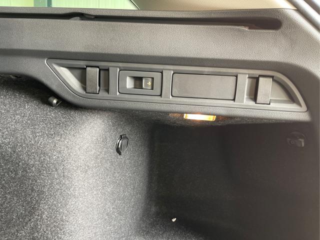Skoda / Octavia Combi / Blau / / / 150 PS DSG AHK+Navi+ACC
